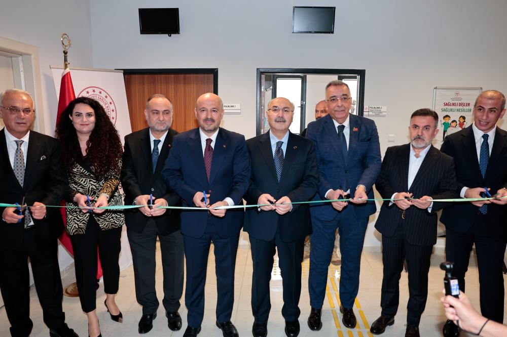 VALİ KÖŞGER, YAMAÇLI AĞIZ VE DİŞ SAĞLIĞI POLİKLİNİĞİ AÇILIŞINI GERÇEKLEŞTİRDİ