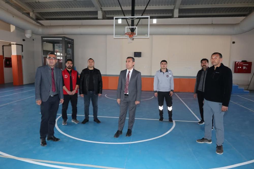 ADIYAMAN GENÇLİK VE SPOR İL MÜDÜRÜ GÖLBAŞI’NDA YATIRIMLARI İNCELEDİ
