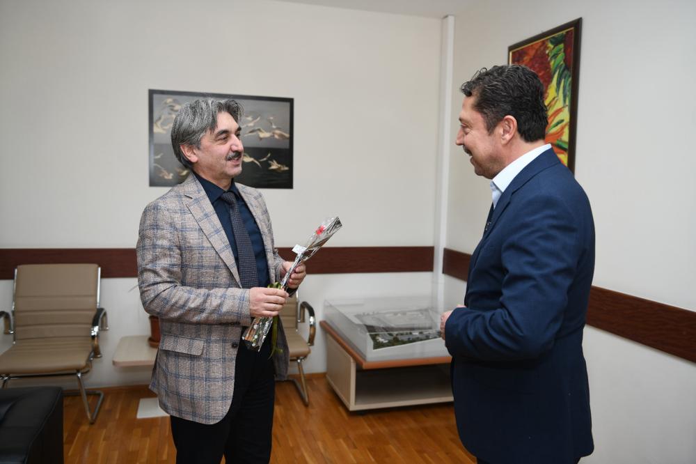 BEYPAZARI BELEDİYE BAŞKANI DR. ÖZER KASAP, SAĞLIK ÇALIŞANLARININ TIP BAYRAMI’NI KUTLADI