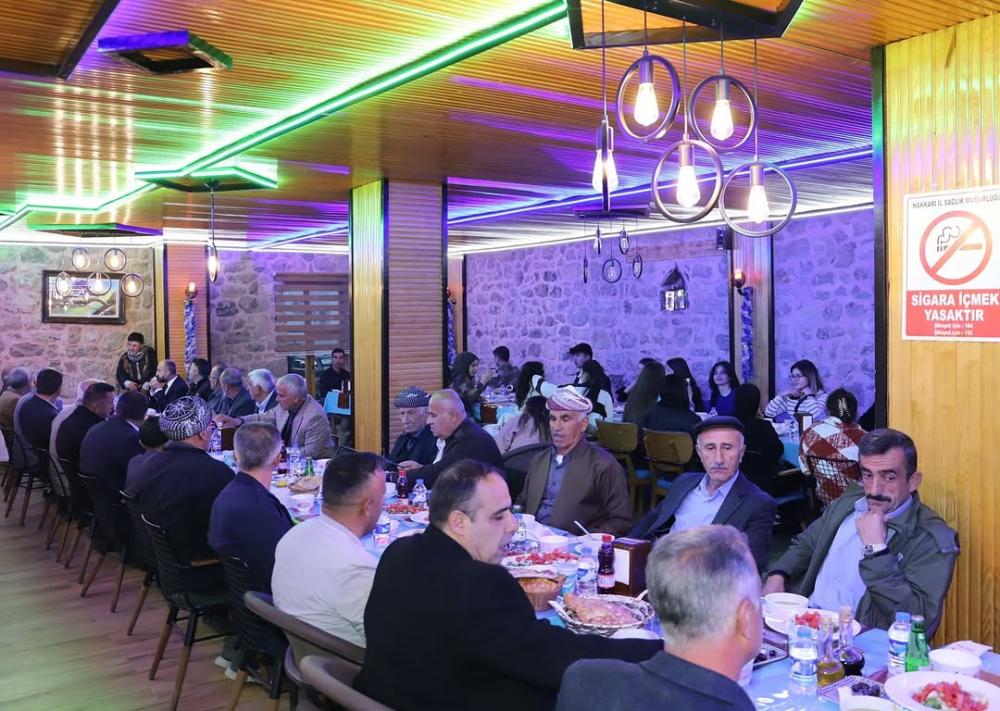 ÇUKURCA’DA BİRLİK VE BERABERLİK VURGUSUYLA İFTAR PROGRAMI DÜZENLENDİ