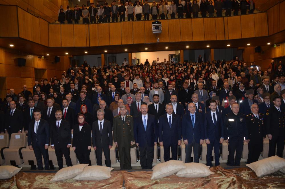 RİZE SOSYAL BİLİMLER LİSESİ'NDEN ÇANAKKALE ZAFERİ’NE ANLAMLI ETKİNLİK