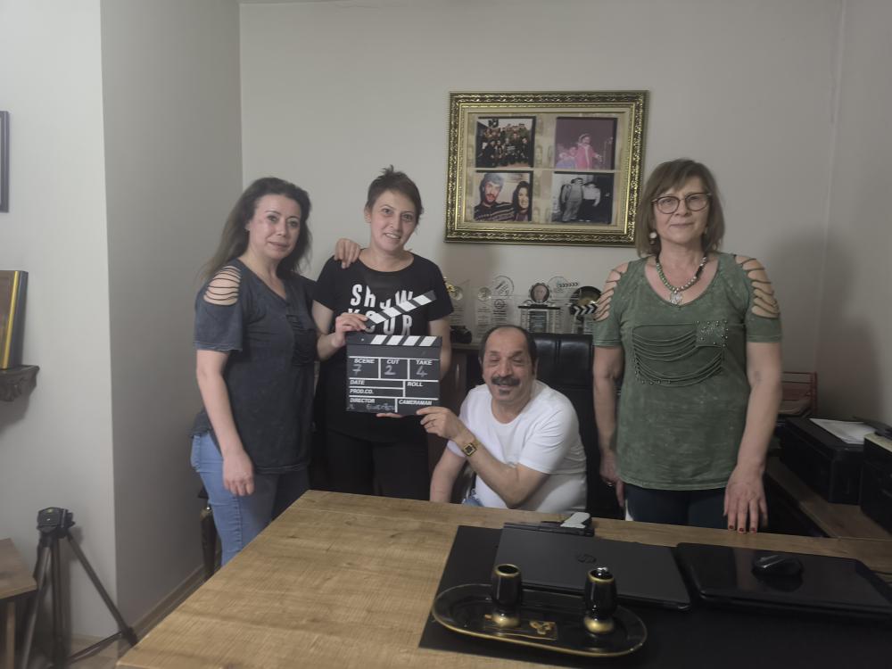 Ünlü yönetmen Mehmet Ali Gündoğdu dizi ve sinema sektörüne yeni yüzler kazandırmaya devam ediyor.
