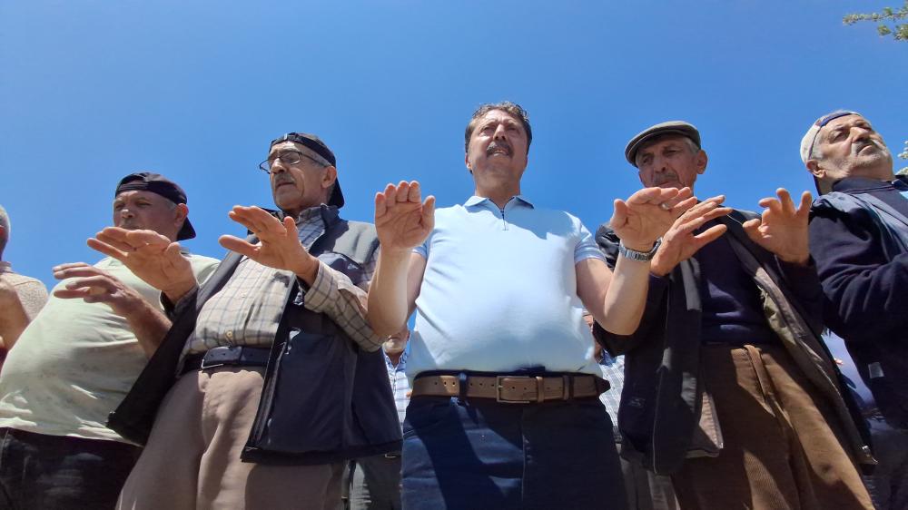 BEYPAZARI'NDA 8 MAHALLE HALKI BİRLİKTE YAĞMUR DUASI İÇİN BİR ARAYA GELDİ