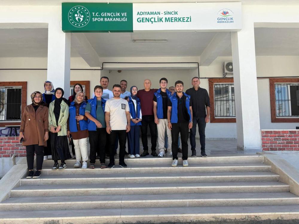 ADIYAMAN'DA GENÇLİK MERKEZLERİ VE SPOR TESİSLERİ GENÇLERLE BULUŞUYOR