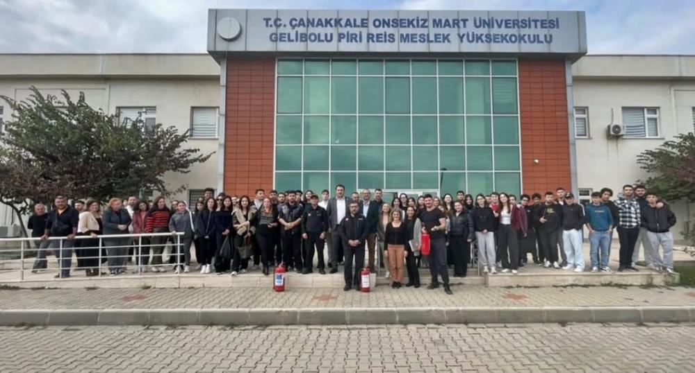 Gelibolu Piri Reis Meslek Yüksek Okulu’nda Deprem Anı ve Yangın Söndürme Tatbikatı