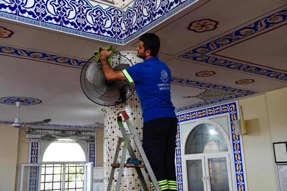 SEYHAN’DA İBADETHANELER PIRIL PIRIL