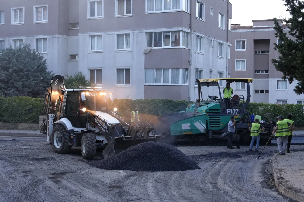 Kartal’da Yol Yenileme Hamlesi: 17 Bin Ton Sıcak Asfalt Serilecek