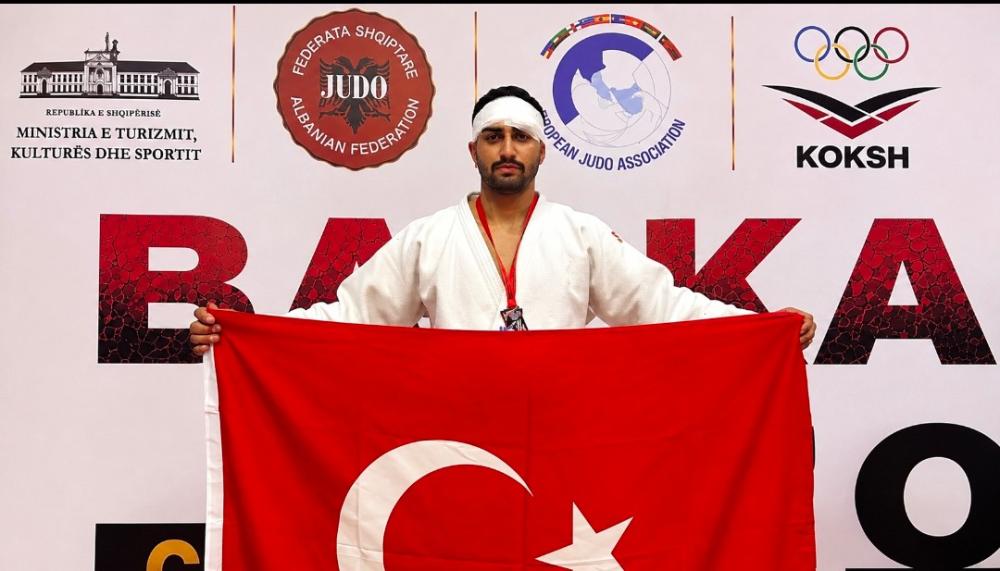 SAKATLANDI, VAZGEÇMEDİ, MADALYAYI KAZANDI