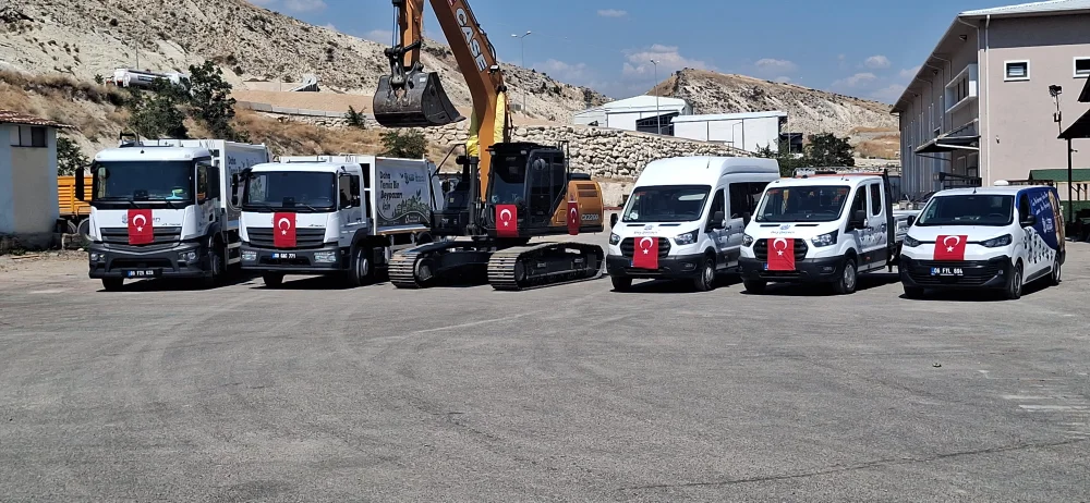 BEYPAZARI BELEDİYESİ ARAÇ FİLOSUNU YENİ ARAÇLARLA DAHA DA GÜÇLENDİRDİ:
