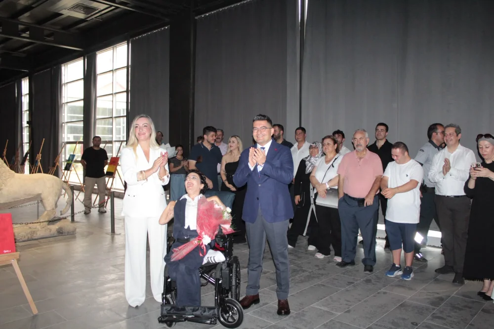 “DAMLA’NIN FIRÇASI” RESİM SERGİSİ SANATSEVERLERDEN YOĞUN İLGİ GÖRDÜ