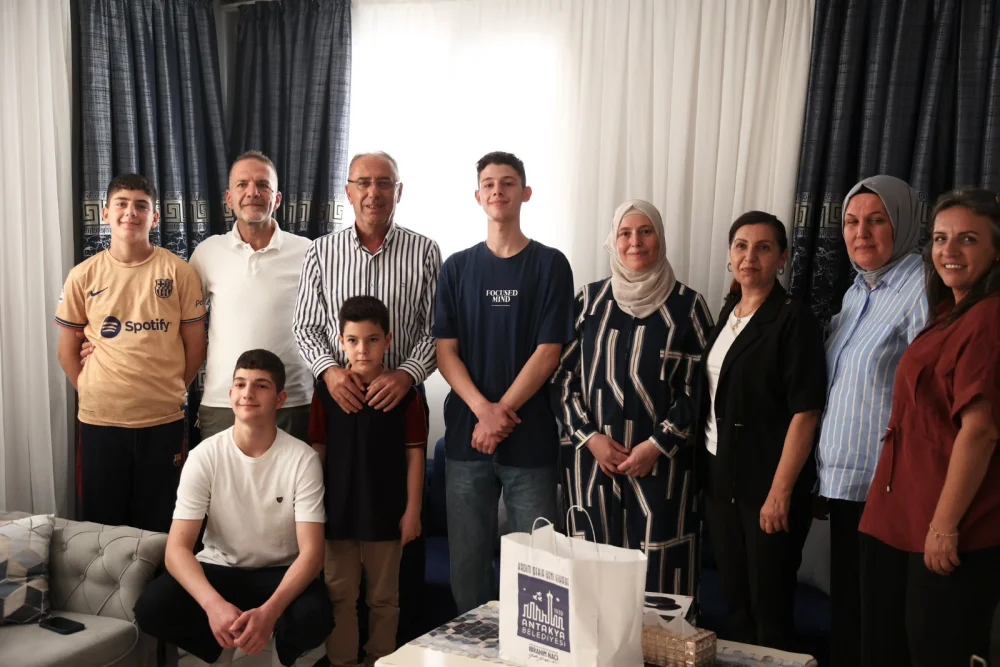 BAŞKAN YAPAR, TIP FAKÜLTESİ’Nİ KAZANAN ÖĞRENCİLERİ VE AİLELERİNİ ZİYARET ETTİ