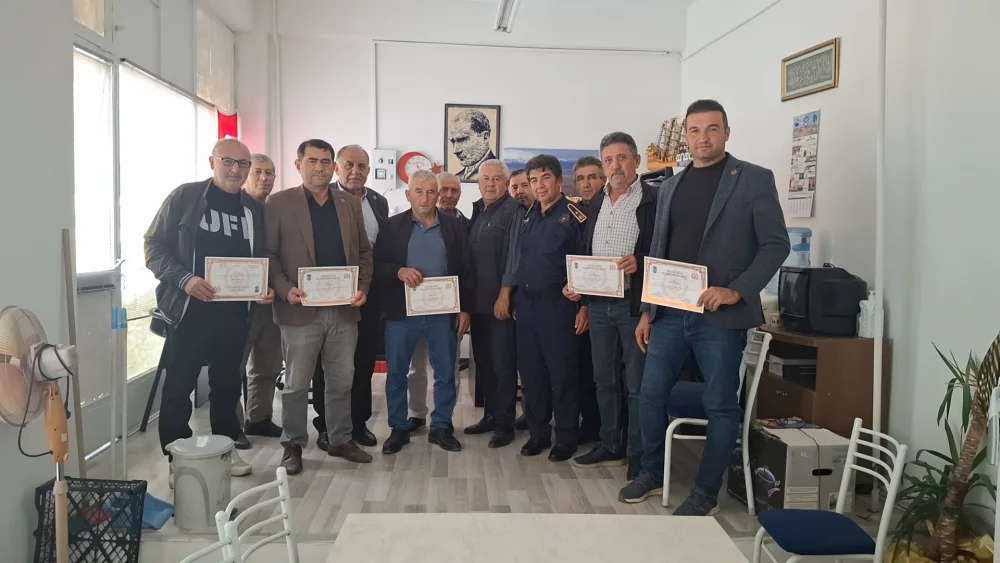 Ankara Büyükşehir belediyesi Beypazarı İtfaiye amirliğinden bazı muhtarlara teşekkür belgesi: