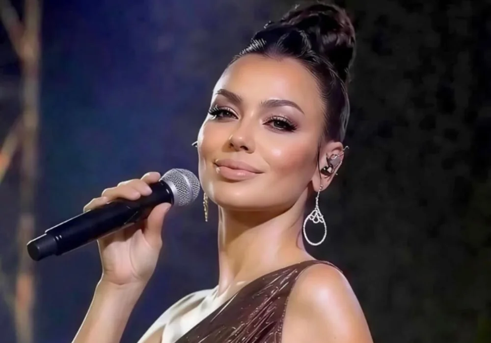 LARA’DAN MÜZİK DÜNYASINI SALLAYACAK DÖNÜŞ: " EN GÜÇLÜ HALİMLE GELİYORUM