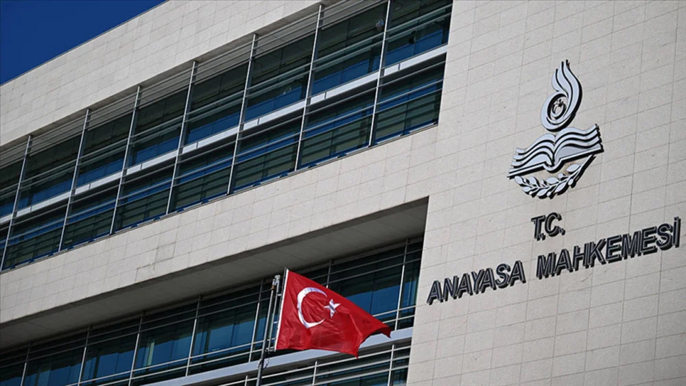 Anayasa Mahkemesi’den, 26 siyasi parti hakkında suç duyurusu
